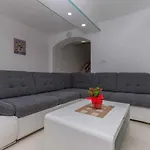 In 41380 * تْسْغيكفانِتْسا